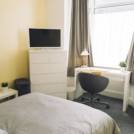 Pensionat Sandys Contractor Rooms, Your Away From *